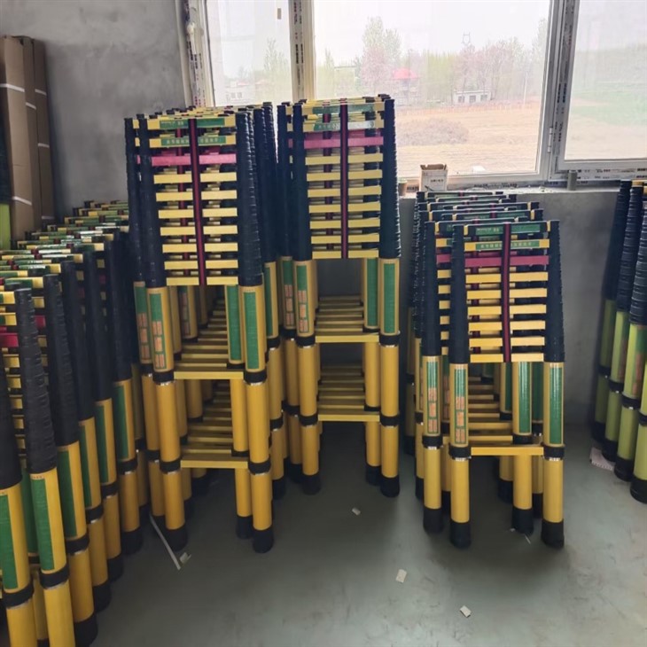 Прибираща се домашна стълба